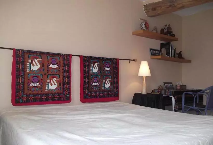 Aamiaismajoitus (B&B) Chambres D Hôtes Le Peyroux