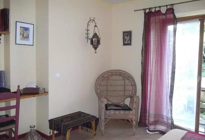 Aamiaismajoitus (B&B) Chambres D Hôtes Le Peyroux