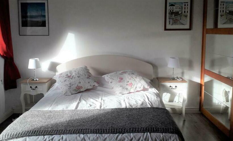 تختخواب و صبحانه La Fermette