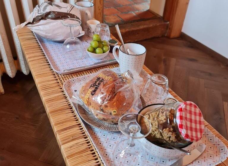 Nocleg ze śniadaniem La Longère D Ecottes