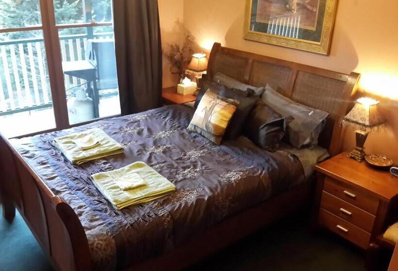 Bed and Breakfast Rustic Refuge Guesthouse