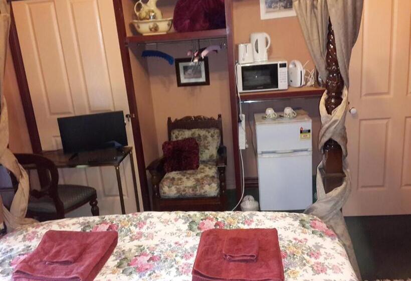 Bed and Breakfast Rustic Refuge Guesthouse