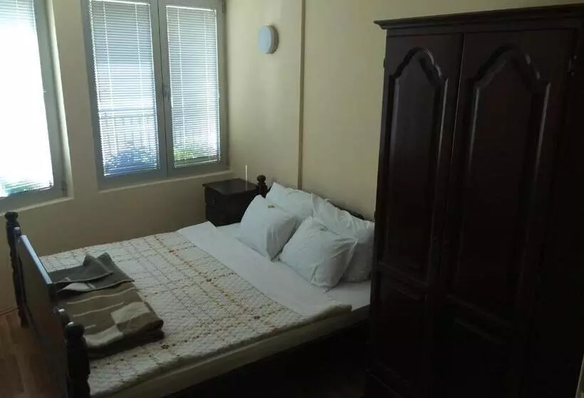 Bed & Breakfast Karavan