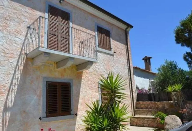 ホテル Agriturismo Lu Stabbiacciu