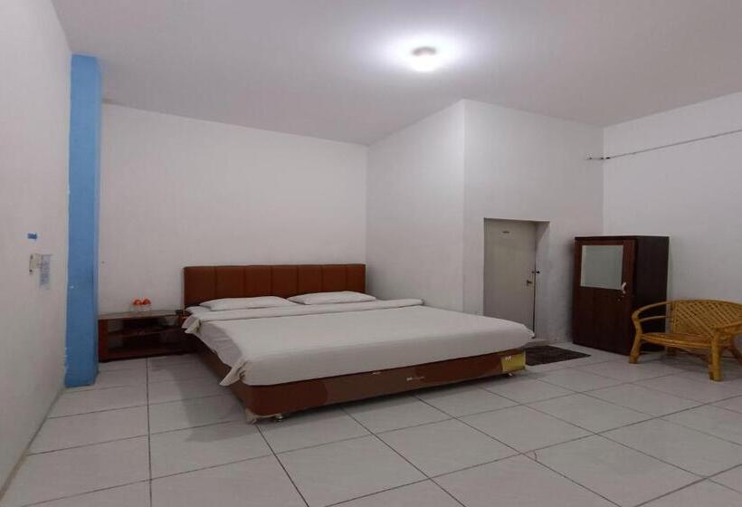 בית מלון כפרי Oyo 92207  Koperasi