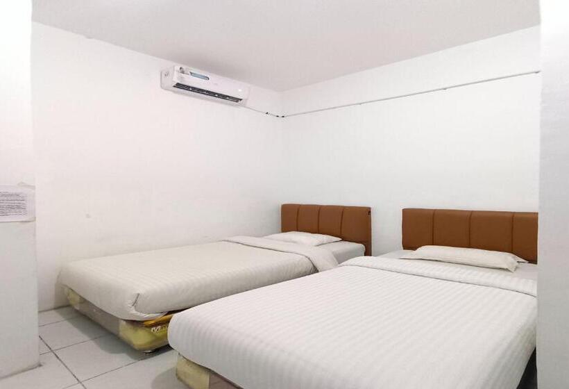 בית מלון כפרי Oyo 92207  Koperasi