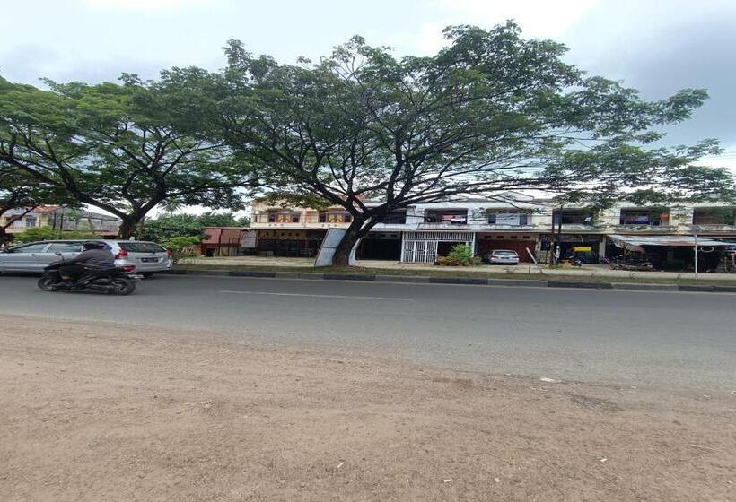 בית מלון כפרי Oyo 92207  Koperasi