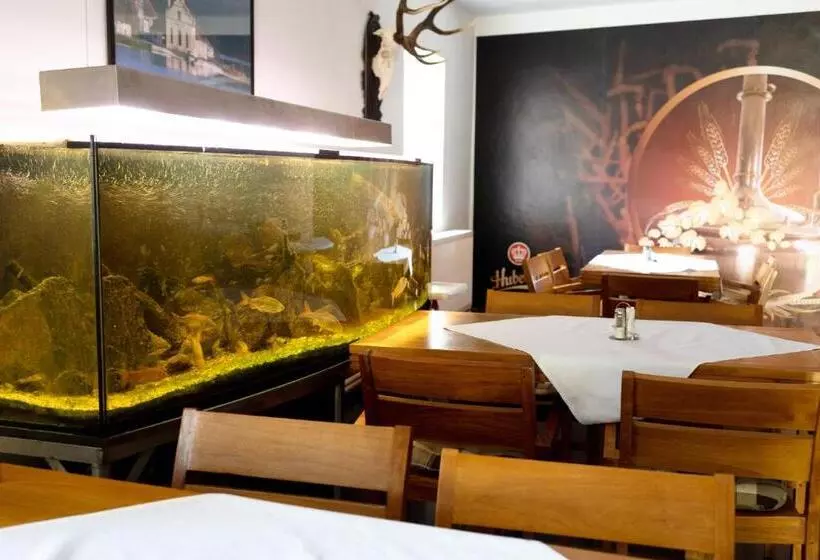 Hotelli Pivovar Kácov