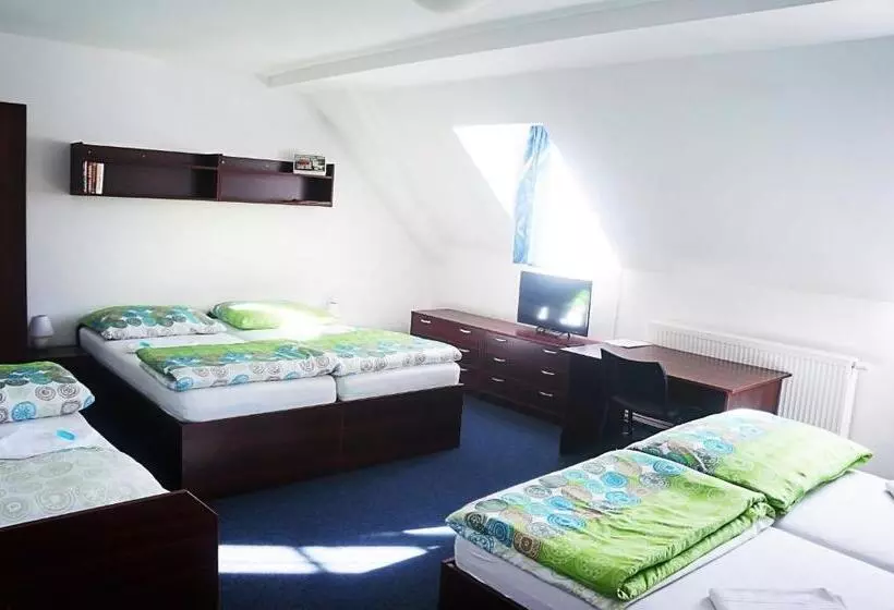 Hotelli Pivovar Kácov