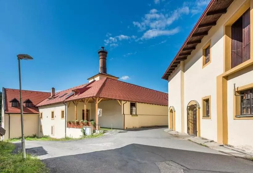 Hotelli Pivovar Kácov