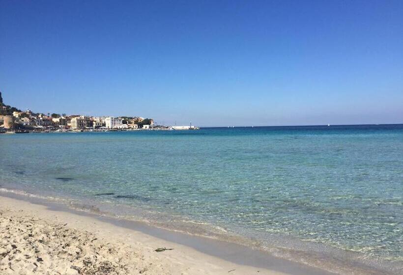 膳宿费 Domus Orestea Luxury Suites