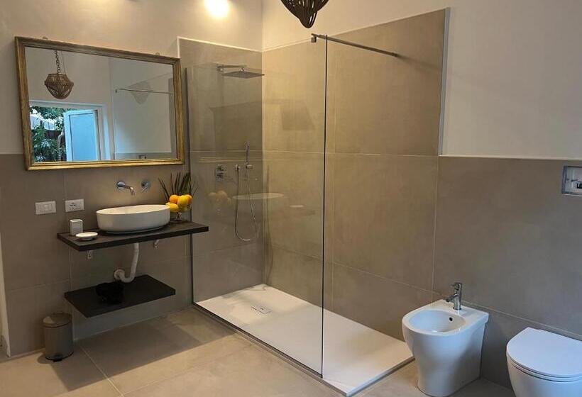 膳宿费 Domus Orestea Luxury Suites