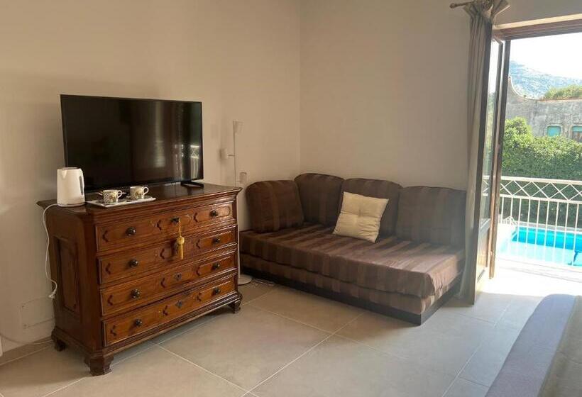 膳宿费 Domus Orestea Luxury Suites