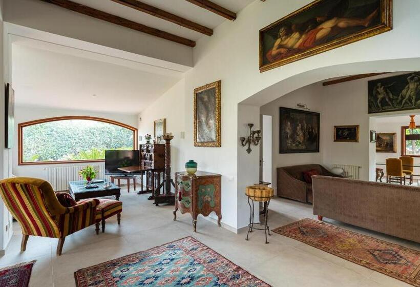 膳宿费 Domus Orestea Luxury Suites