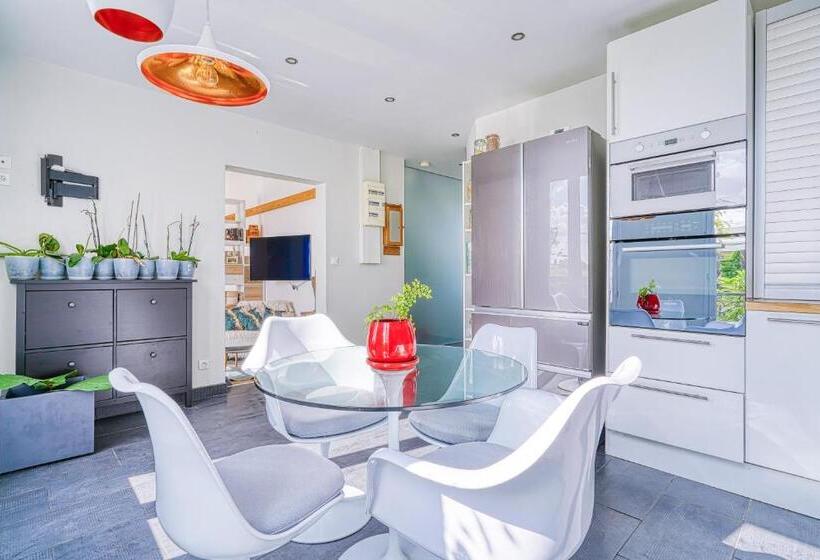 پانسیون Greg & Theo S