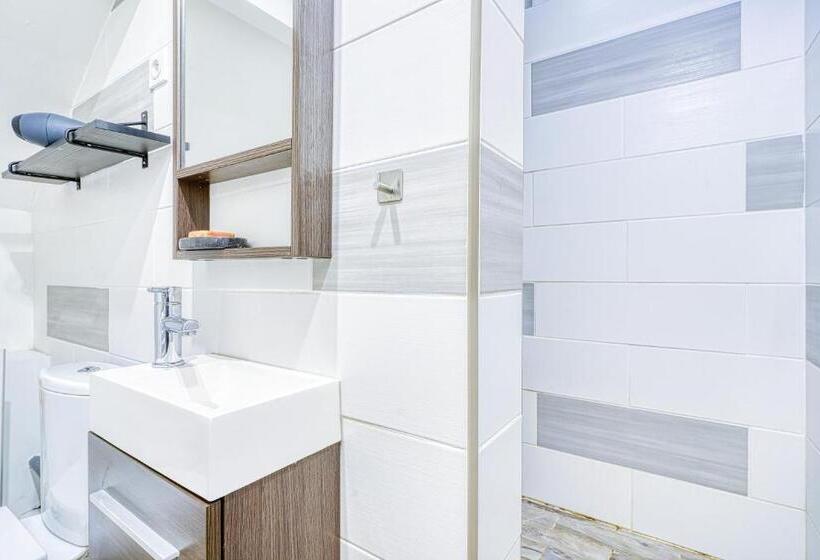 پانسیون Greg & Theo S