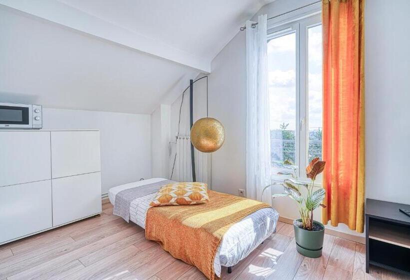 پانسیون Greg & Theo S