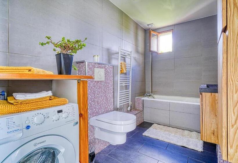 پانسیون Greg & Theo S