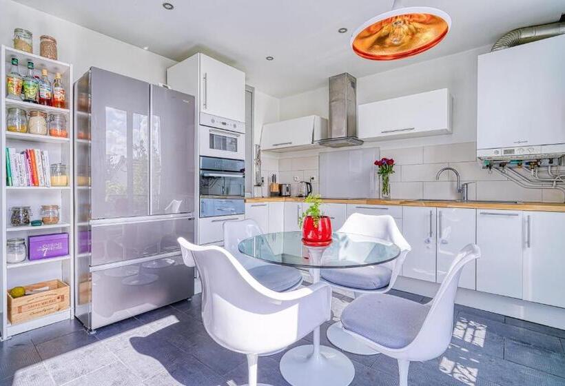 پانسیون Greg & Theo S