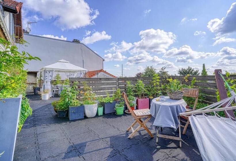 پانسیون Greg & Theo S