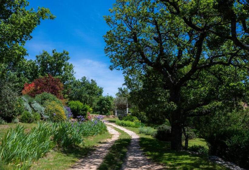 بنسيون Le Jas Du Boeuf