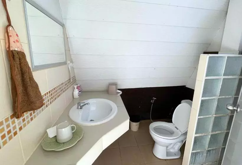 پانسیون Popeye House