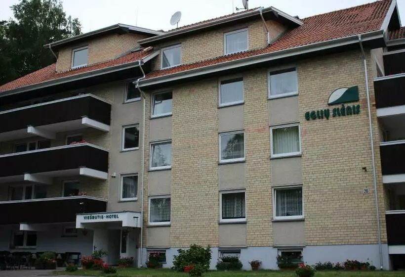 هتل Egliu Slenis