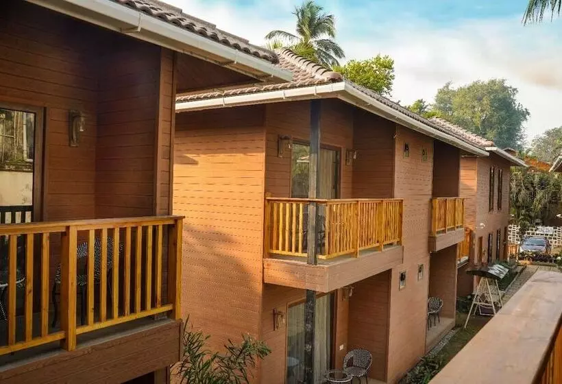 ホテル Treehouse Mars Beach Cottages