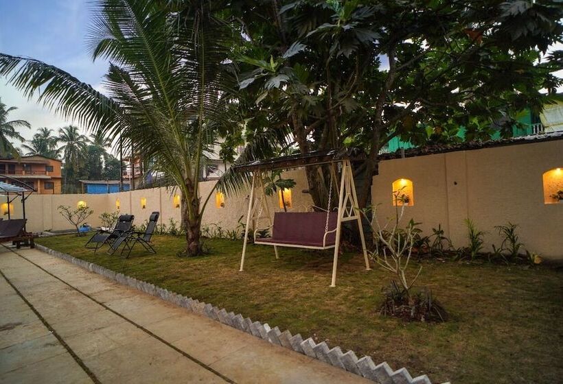 Hotel Treehouse Mars Beach Cottages