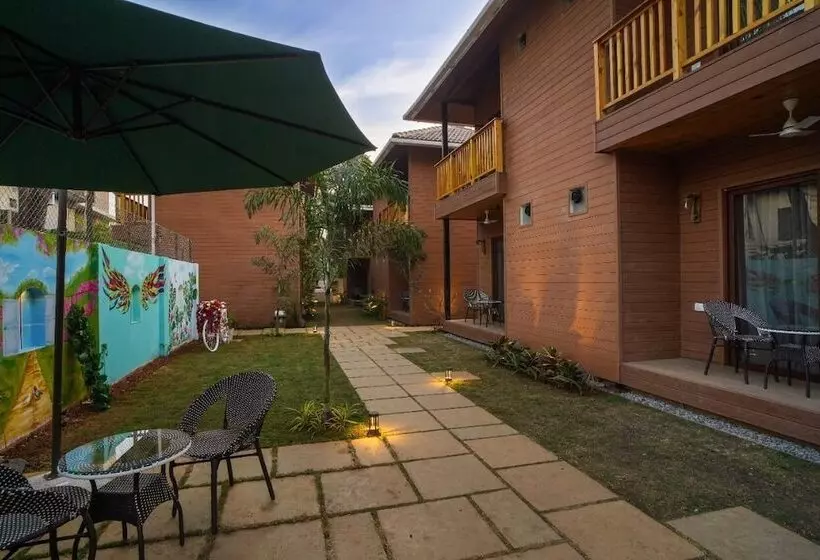 ホテル Treehouse Mars Beach Cottages