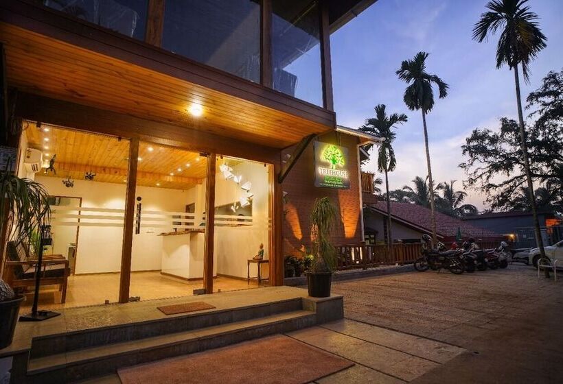 Hotel Treehouse Mars Beach Cottages