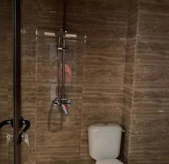 Majatalo бялата къща