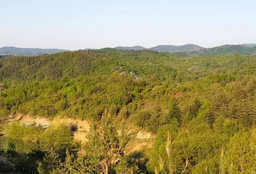 Majatalo бялата къща