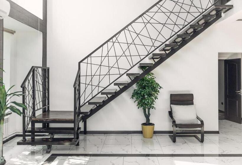 هاستل Borovoe Country Club