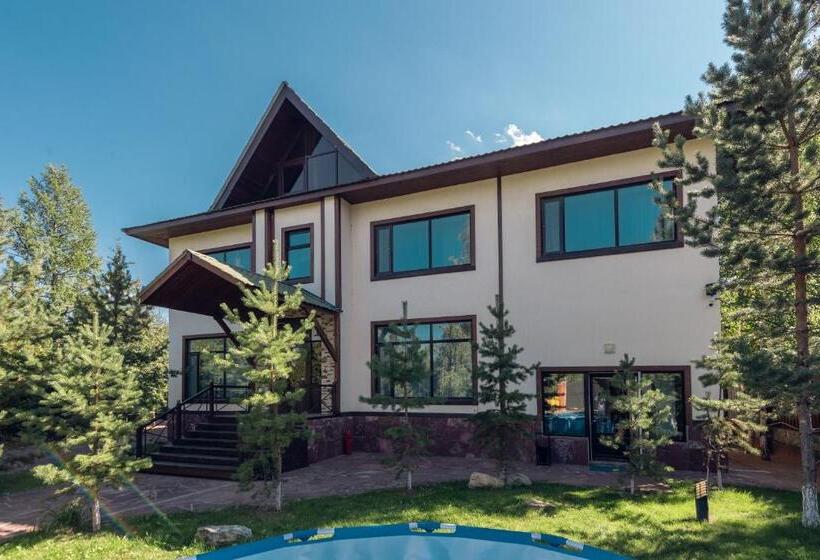 هاستل Borovoe Country Club