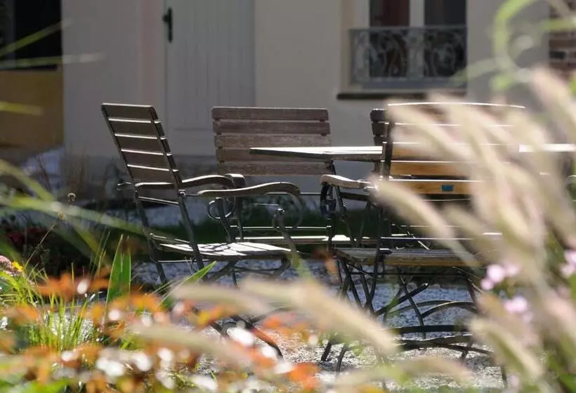 Aamiaismajoitus (B&B) Landhaus Furth8