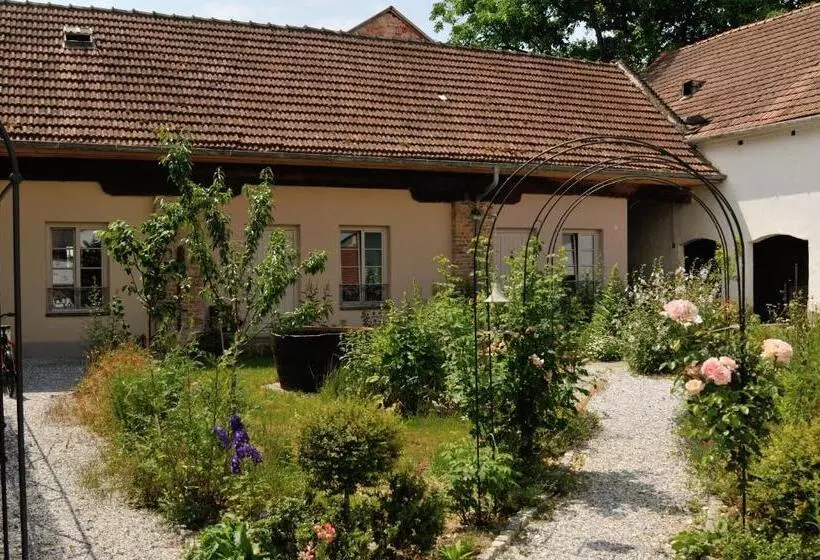 Aamiaismajoitus (B&B) Landhaus Furth8