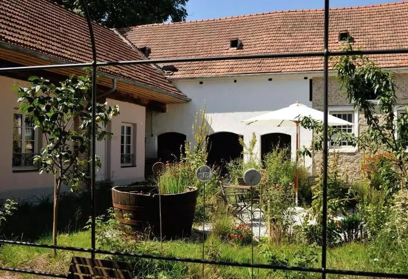 Aamiaismajoitus (B&B) Landhaus Furth8