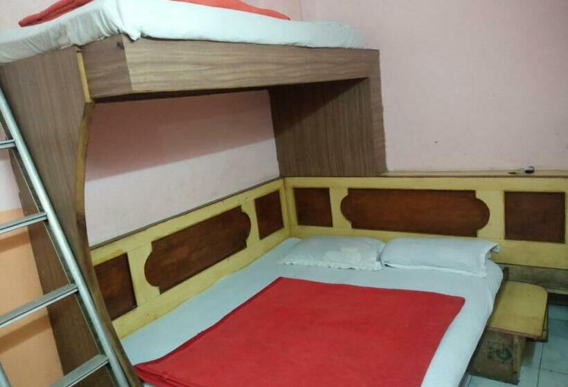 בית מלון כפרי New Lodge By Wb Inn