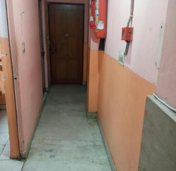 בית מלון כפרי New Lodge By Wb Inn