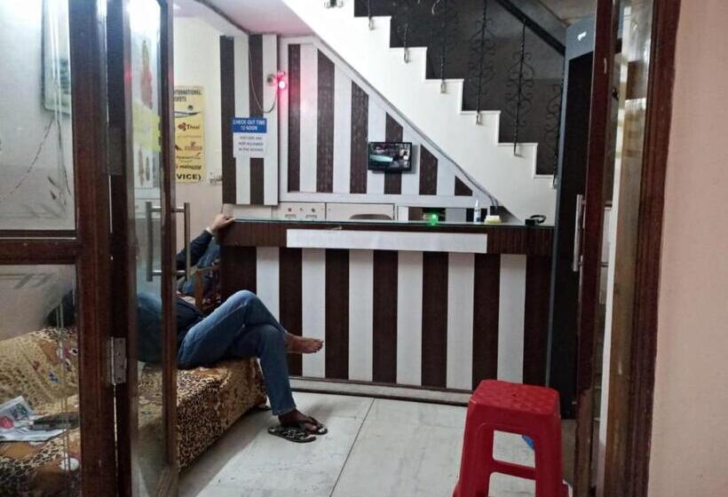 בית מלון כפרי New Lodge By Wb Inn