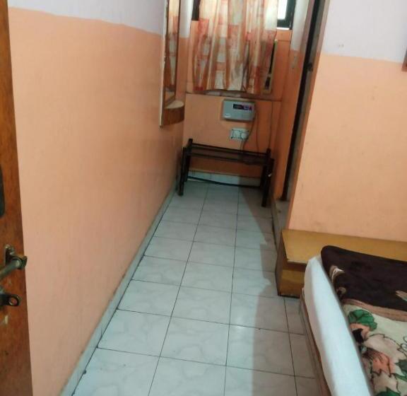 בית מלון כפרי New Lodge By Wb Inn