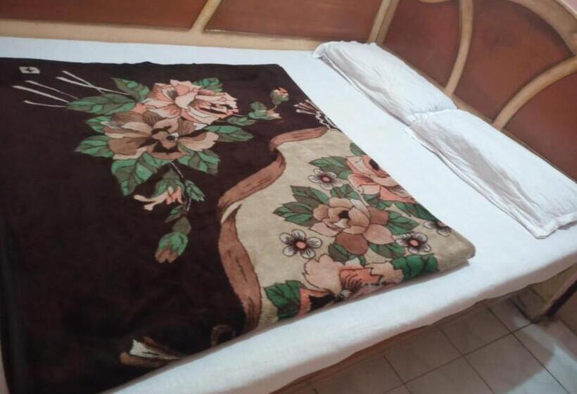 בית מלון כפרי New Lodge By Wb Inn