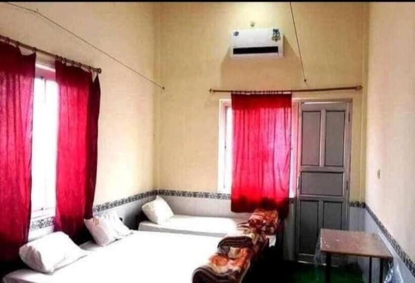 هتل Spot On D C Medi Centre