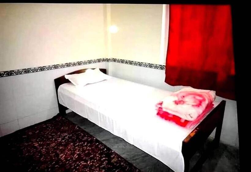 هتل Spot On D C Medi Centre