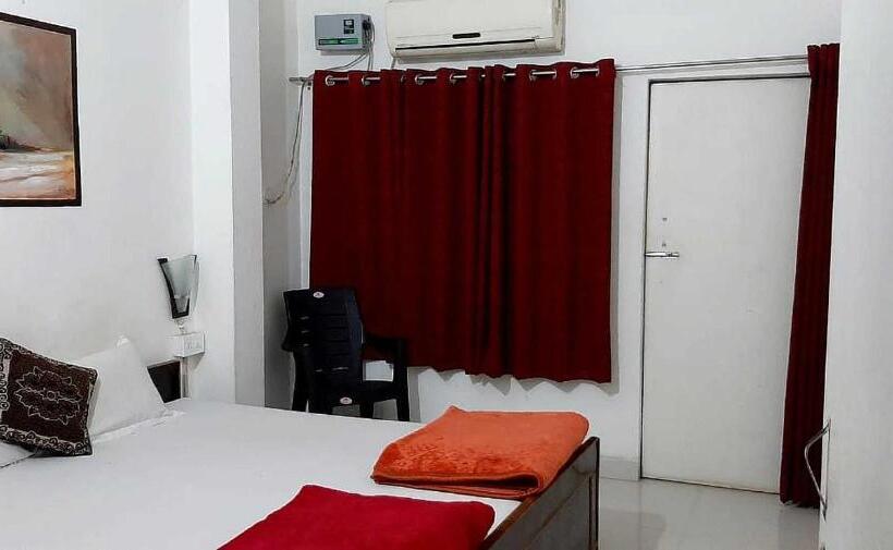 هتل Spot On D C Medi Centre