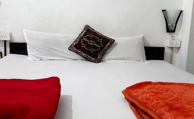 هتل Spot On D C Medi Centre