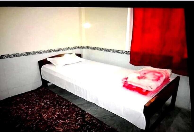 هتل Spot On D C Medi Centre