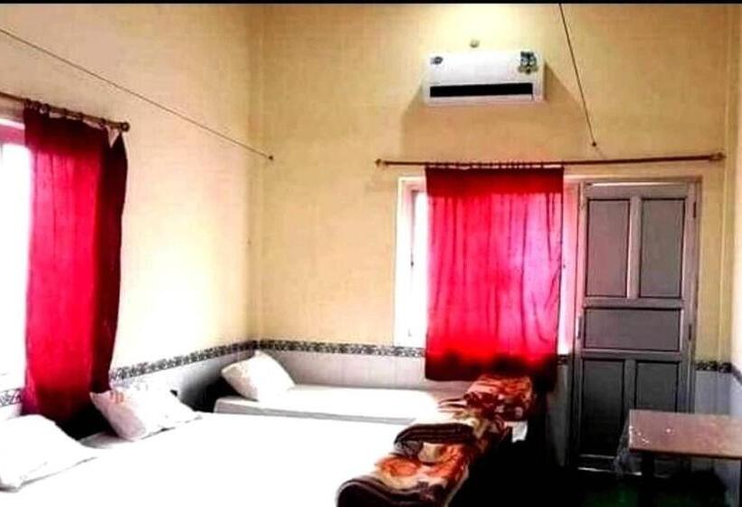 هتل Spot On D C Medi Centre