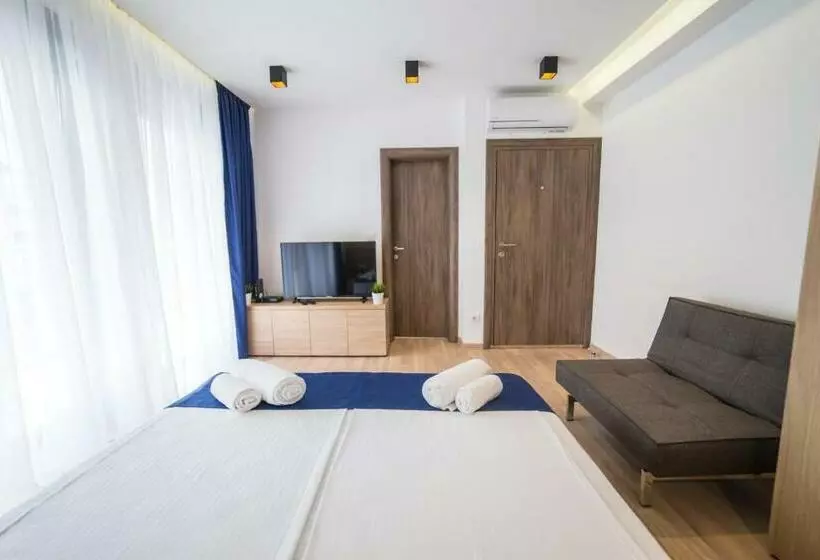 پانسیون Empire Luxury Apartments